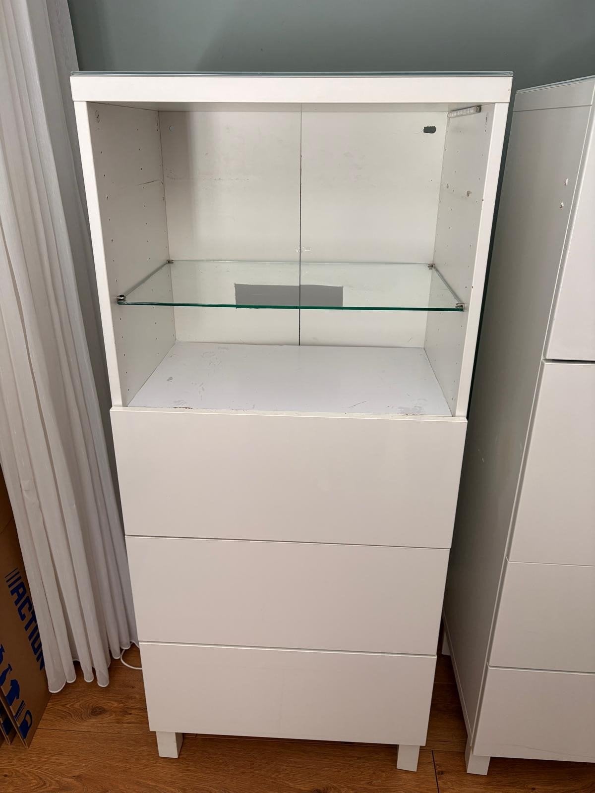 Witte kast met lades en glazen planken, Gebruikt, Modern, functioneel, 25 tot 50 cm, Glas