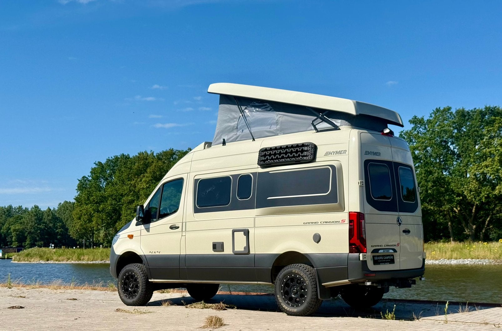 Foto 19 van Hymer Grand Canyon S 4x4 offroad Mercedes 190PK, 26.680km