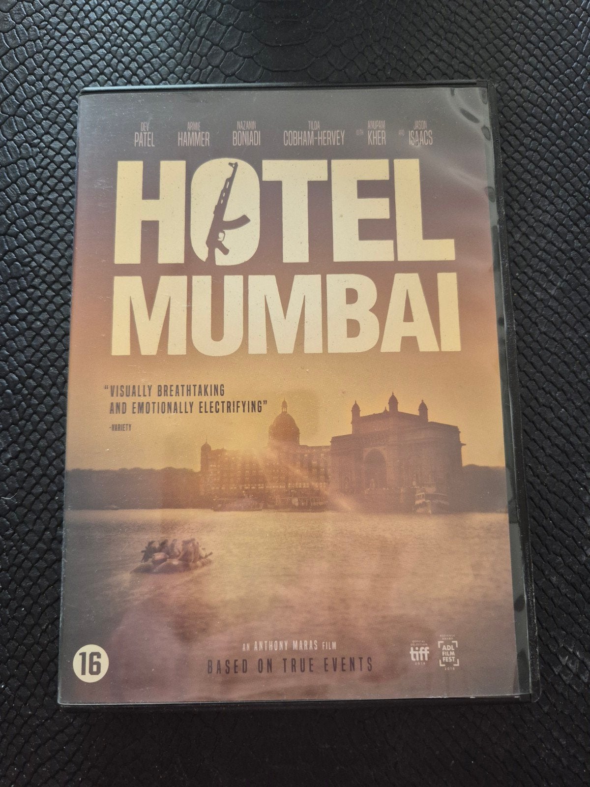 Hotel Mumbai, Vanaf 16 jaar, Ophalen of Verzenden, Zo goed als nieuw, Actiethriller