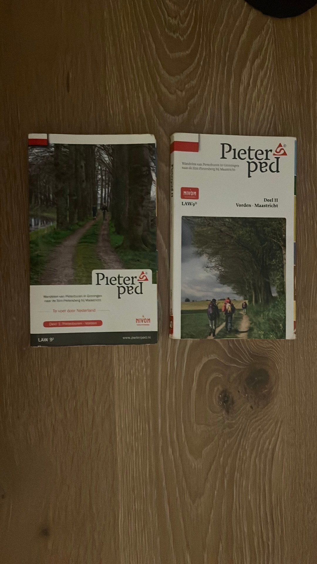 Pieterpad deel 1 en 2 wandelgidsen, Fiets- of Wandelgids, Ophalen of Verzenden, Benelux, Gelezen