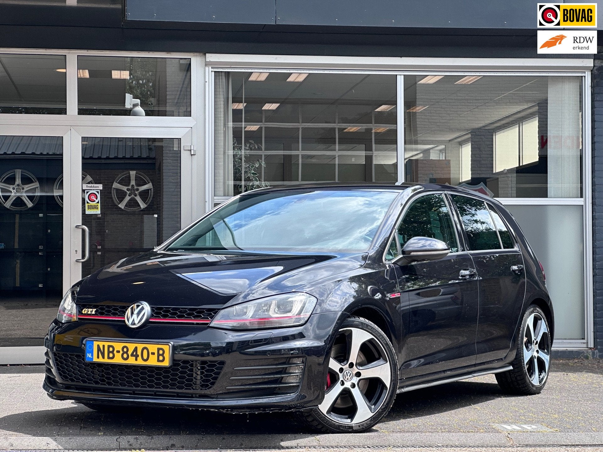 Volkswagen Golf 2.0 TSI GTI NIEUWE MOTOR / AUTO / CLIMA / CR, Gebruikt, 4 cilinders, 1984 cc, Zwart