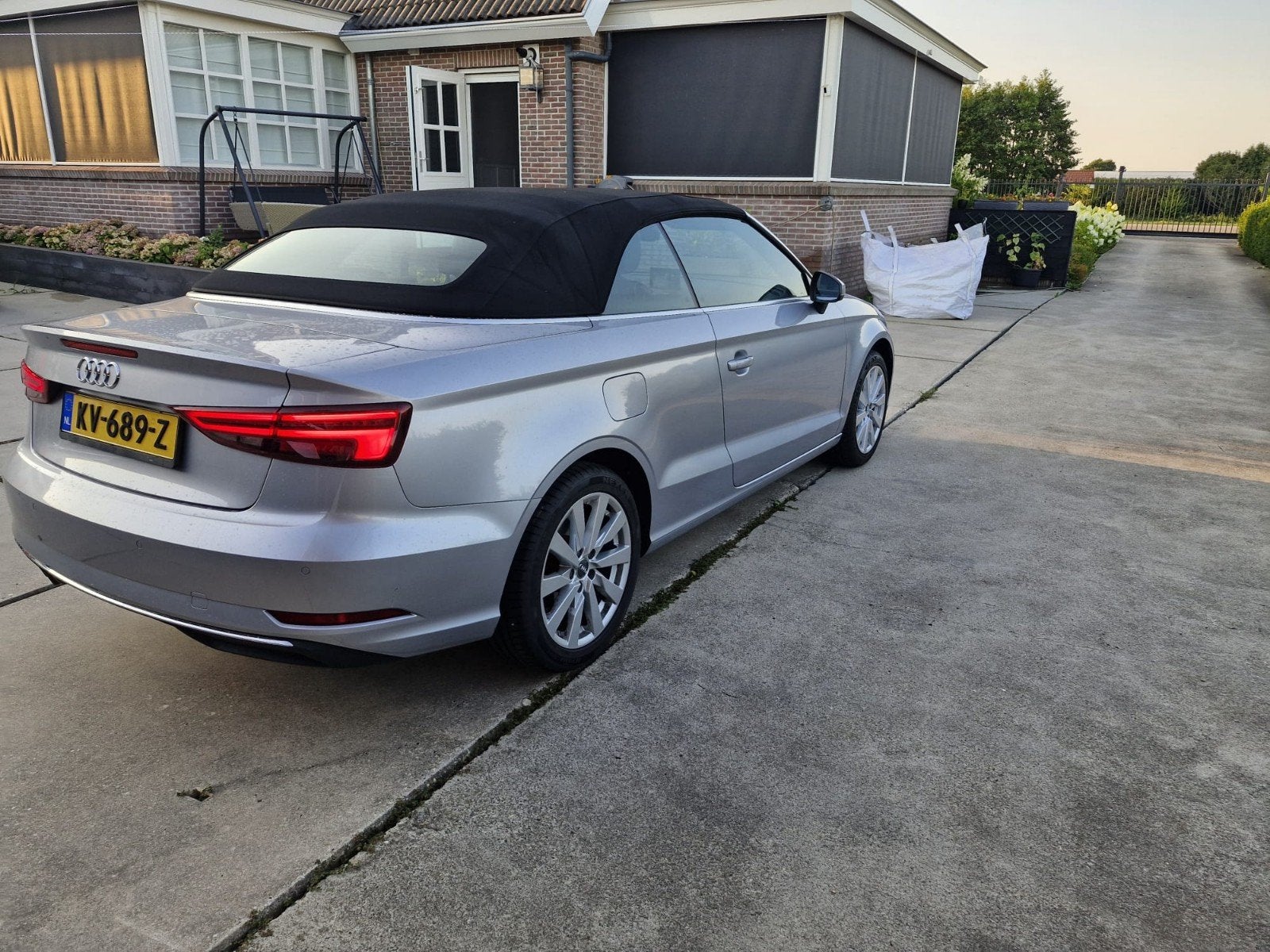 Audi A3 1.4 Tfsi 110KW Cabrio S-tronic 2016 Virtuele display, Bi-Xenon koplampen, 730 kg, 4 cilinders, Cabriolet