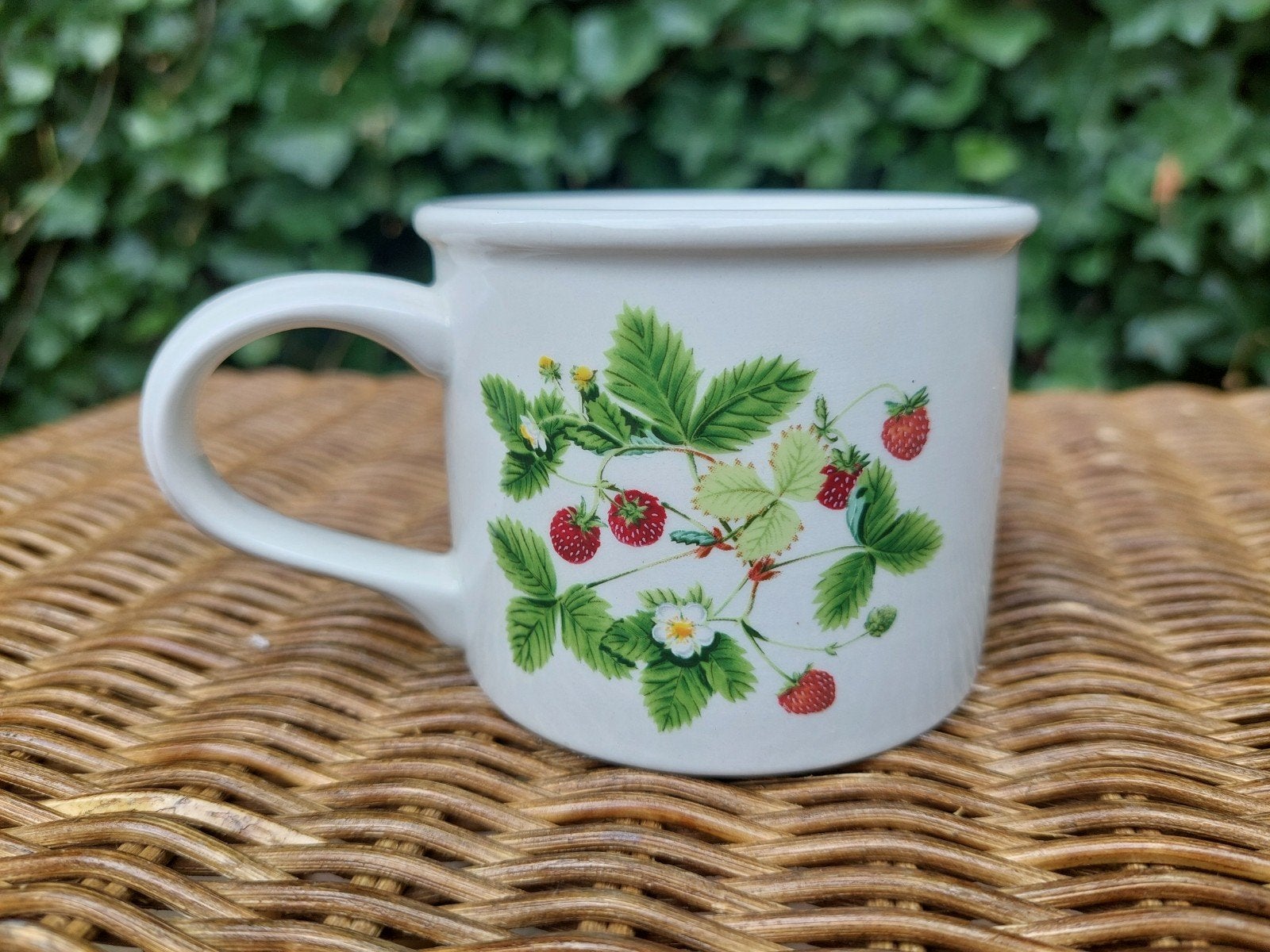 Vintage Portmeirion "Summer Strawberries" koffiekopje – Angh, Ophalen of Verzenden