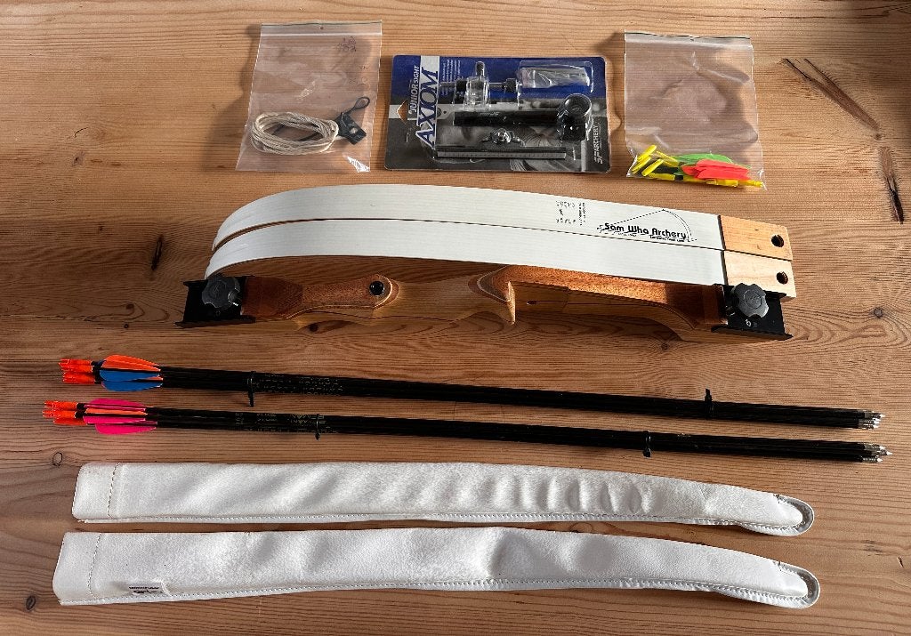 Nieuwe Samick 34lbs take-downset Recurve 12 pijlen Rechts, Ophalen of Verzenden, Nieuw, Pijlen