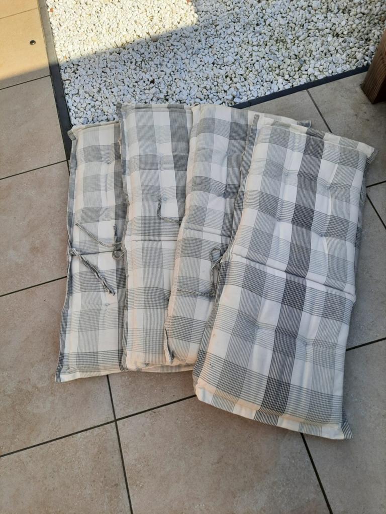 4 tuinstoelkussens, Ophalen, Gebruikt