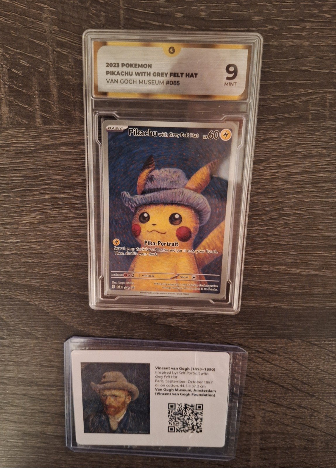 Pikachu met grijze vilthoed (Van Gogh Museum) #085 GG 9, Ophalen of Verzenden, Nieuw, Losse kaart