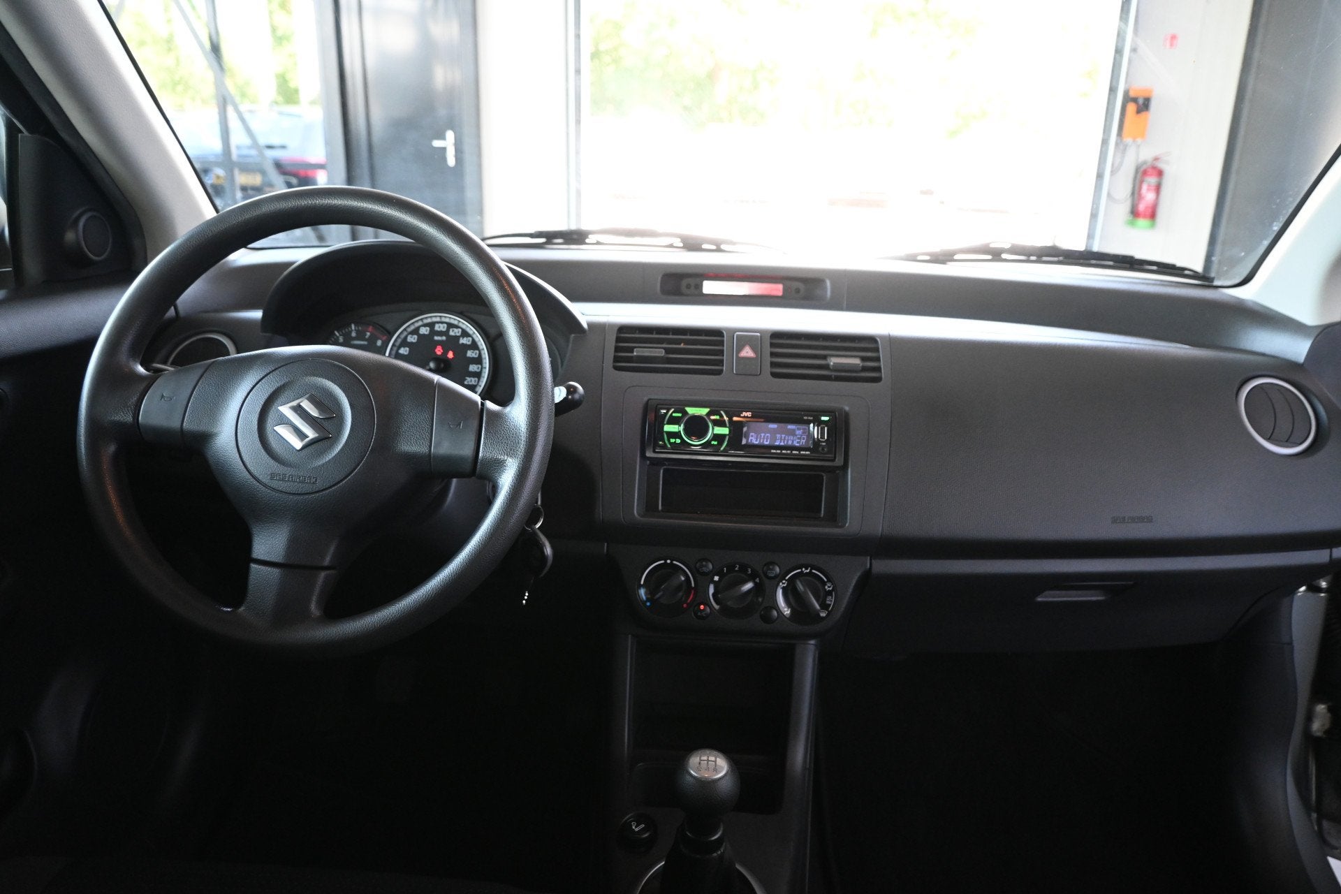 Suzuki Swift 1.3 Cool NAP! Airco Trekhaak Elektrisch Pakket!, Auto's, Stof, Gebruikt, Met garantie (alle), 400 kg