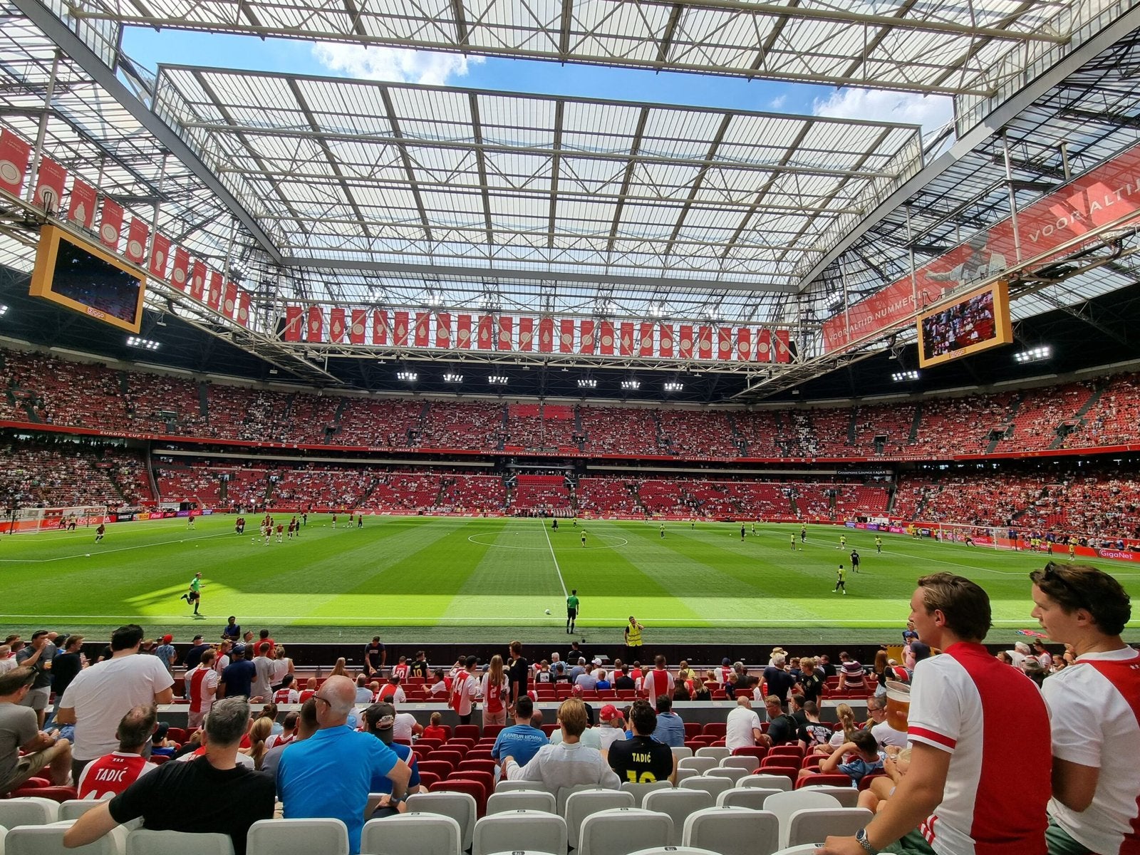 Ajax–Shelbourne|121|122|124 SETS |OOST| 2 of 4 Naast elkaar, Tickets en Kaartjes, Drie personen of meer