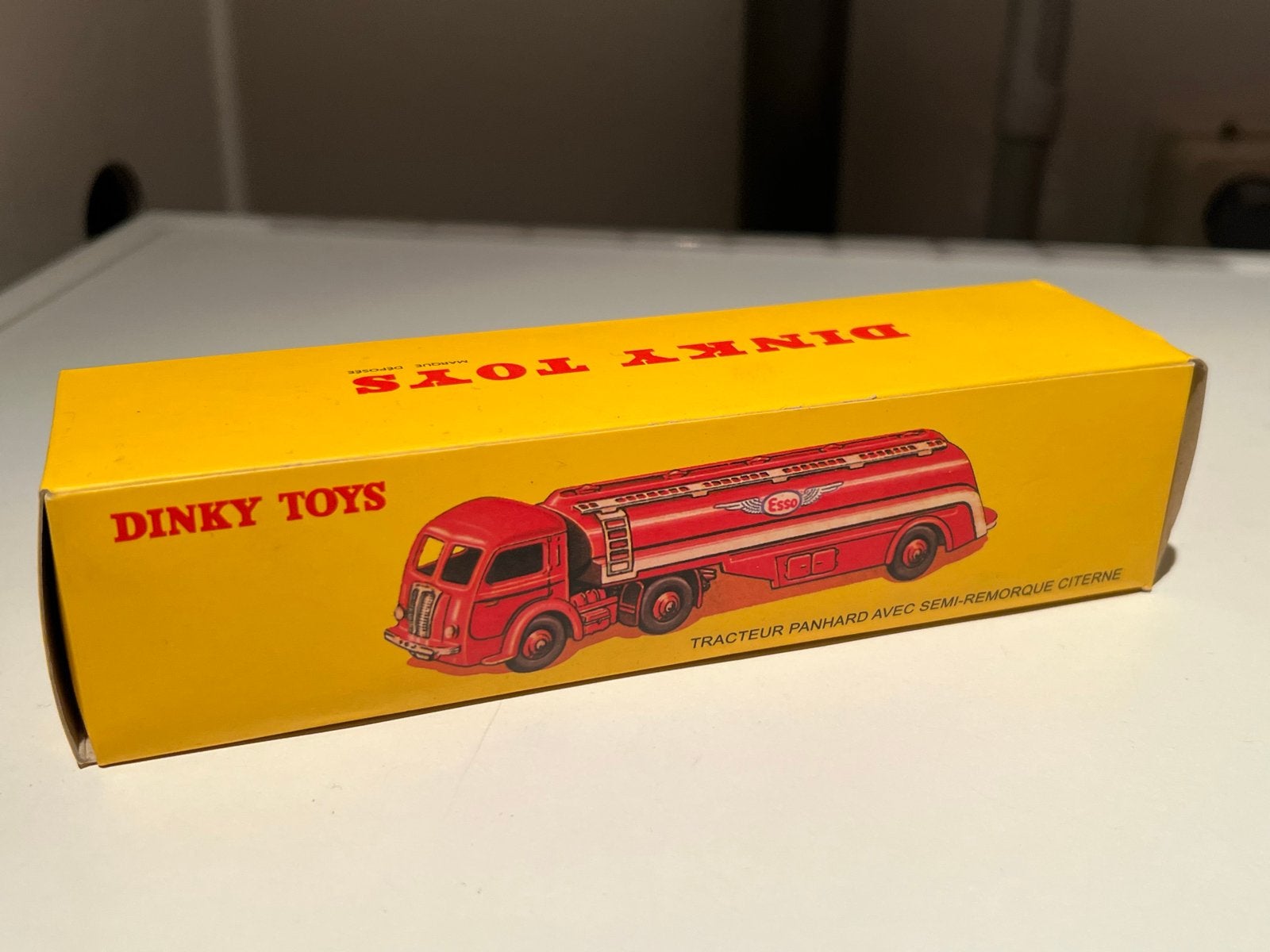 Dinky Toys 32C Panhard Tankwagen Esso in originele doos, Ophalen of Verzenden, Gebruikt, Dinky Toys
