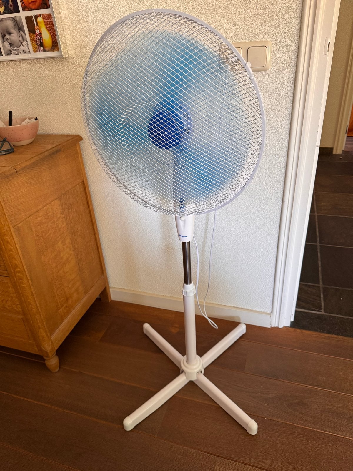 Bestron ASV45W Statiefventilator - 3 snelheden, draaibaar, Ophalen of Verzenden, Zo goed als nieuw, Statiefventilator