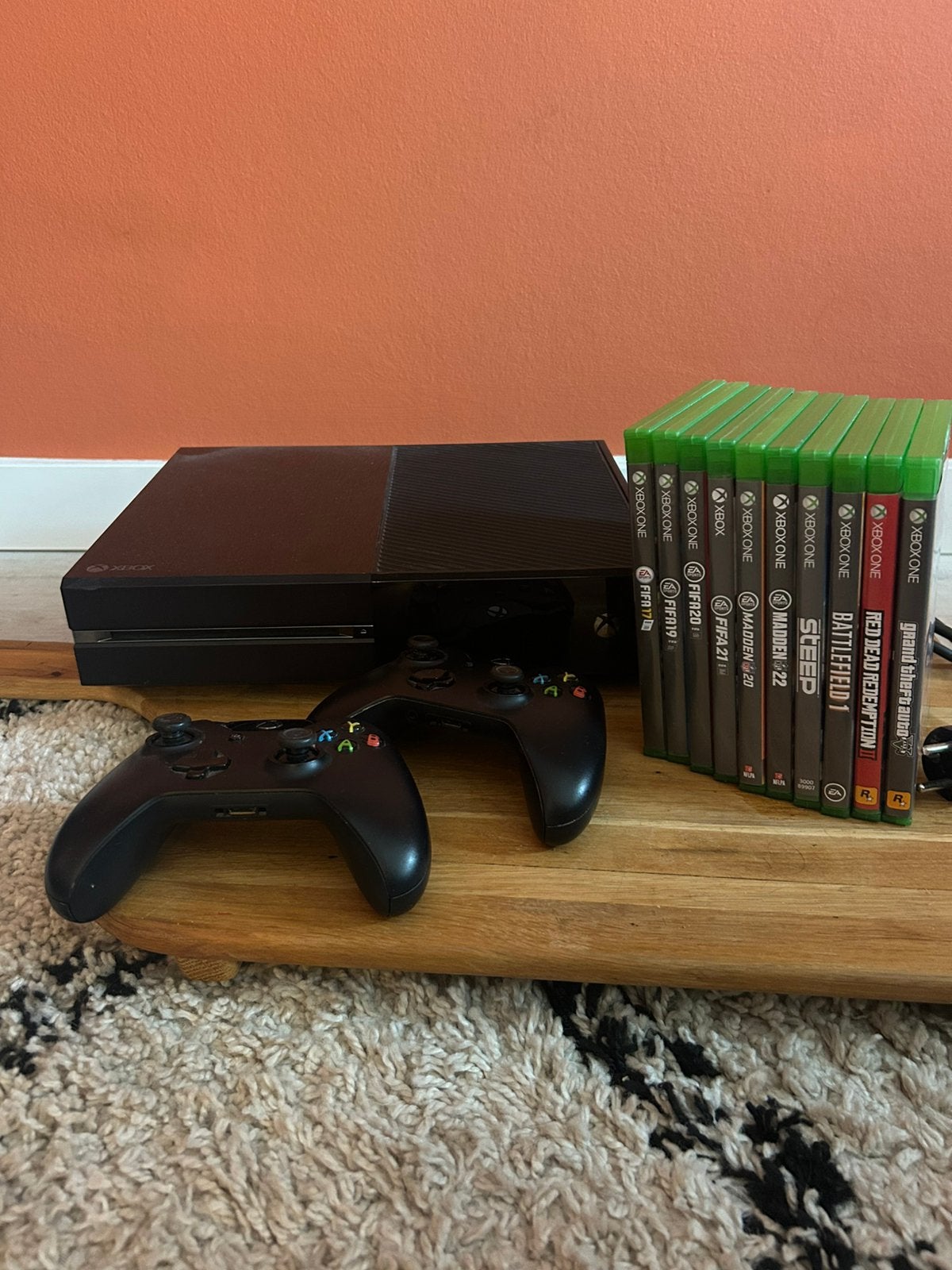 Xbox One, Spelcomputers en Games, Ophalen, Zo goed als nieuw, 500 GB, Met 2 controllers