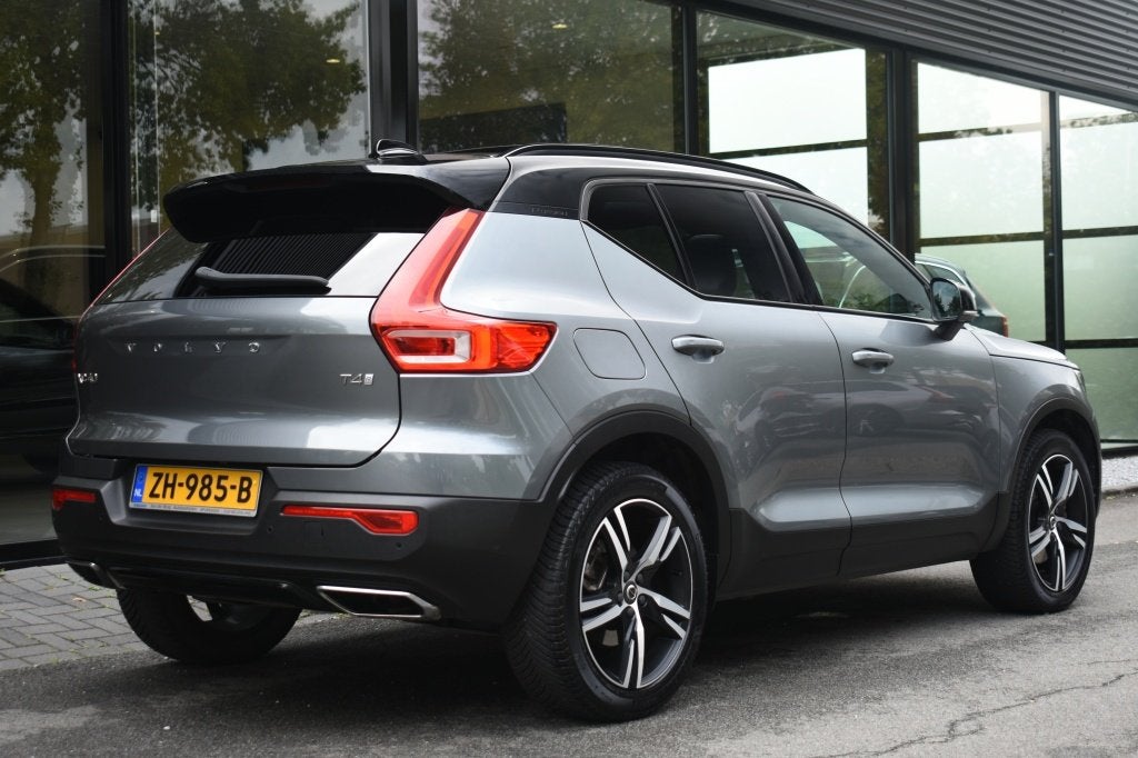 Volvo XC40 T4 190pk R-Design | Schuifdak | 360 | Keyless | L, Automaat, 12 maanden, 15 km/l, Euro 6