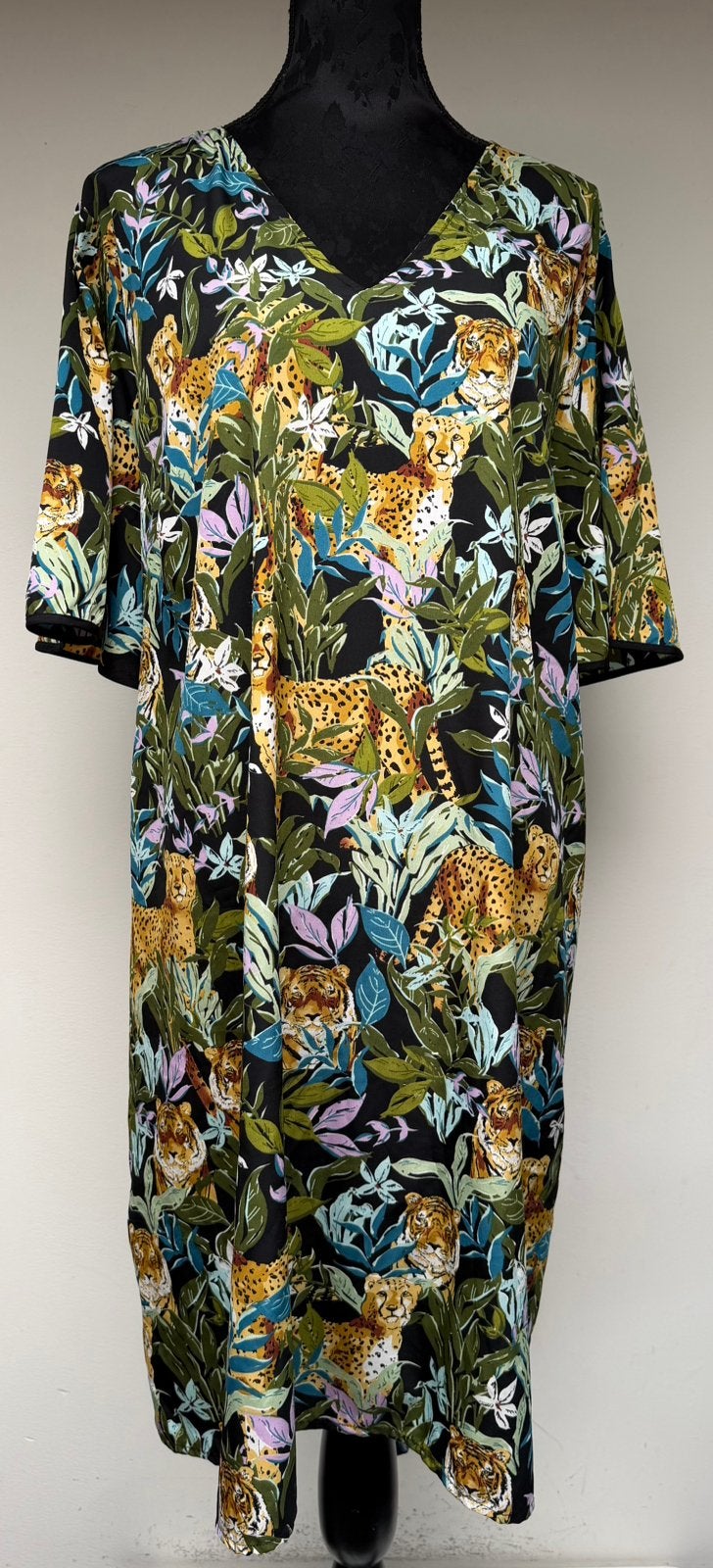 Superleuke zwarte jurk met tijgers JUNAROSE mt 52/54, Junarose, Meerkleurig, Jurk, Ophalen of Verzenden