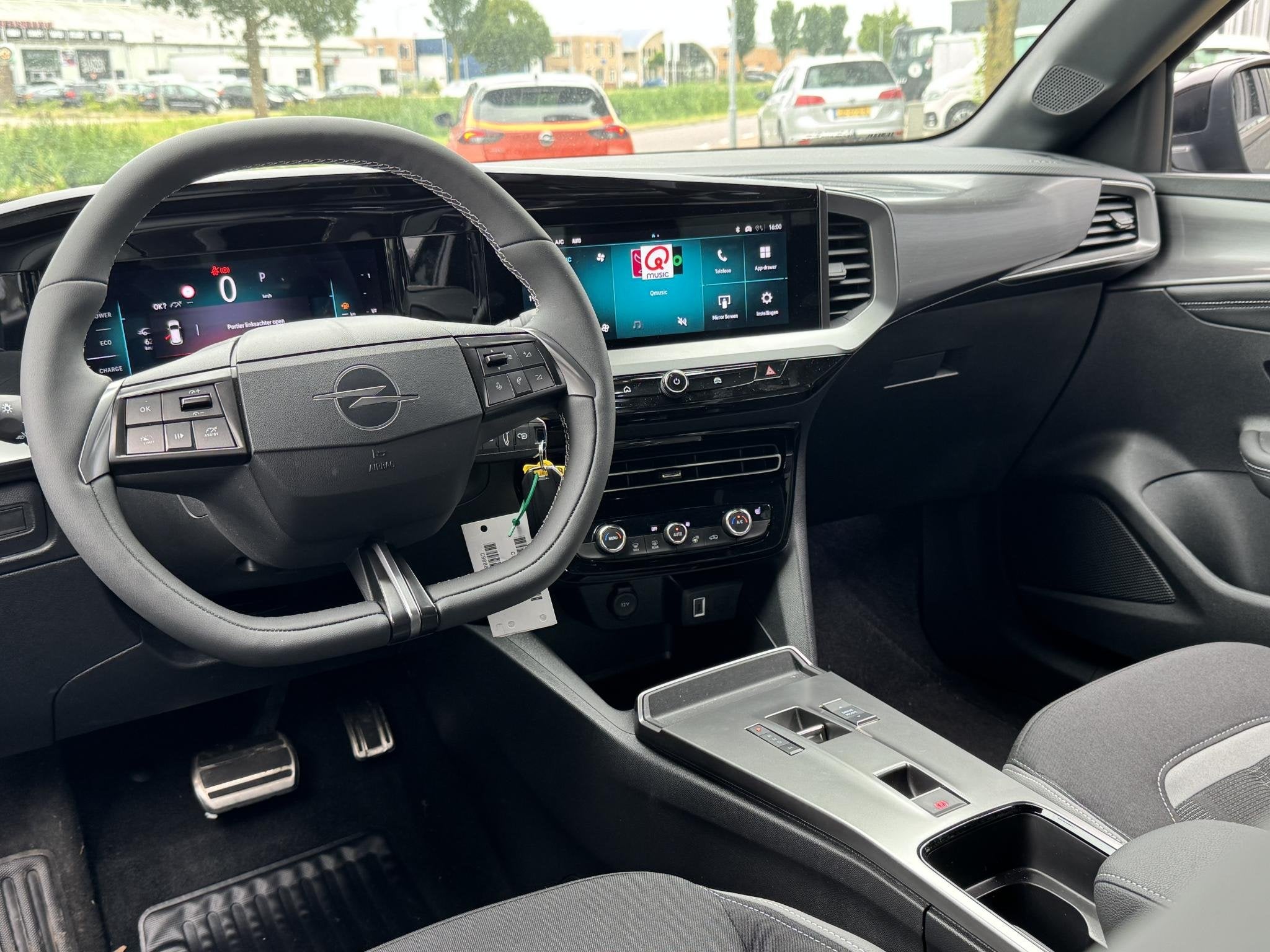 Opel Mokka 1.2 Turbo Hybrid GS Gewoon nieuwe 145pk Hybrid !, 12 maanden, Gebruikt, 1199 cc, Parkeersensor