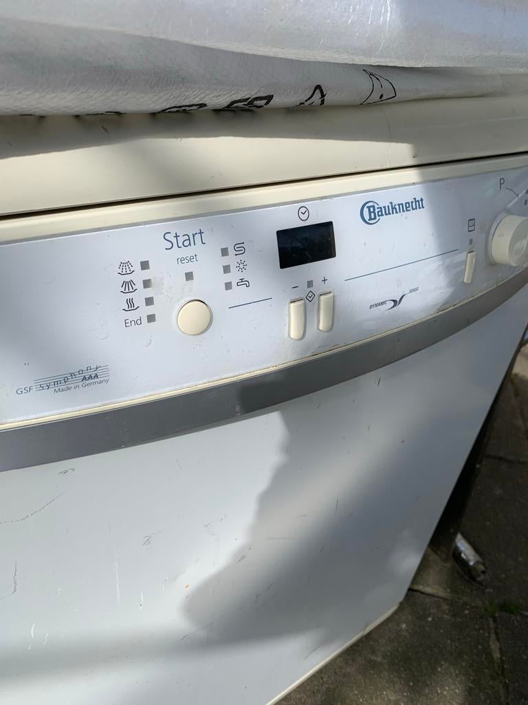 2 Vaatassers Bauknecht Vrijstaande en Bosch inbouw, Witgoed en Apparatuur, Ophalen, Gebruikt, Minder dan 85 cm, Energieklasse A of zuiniger