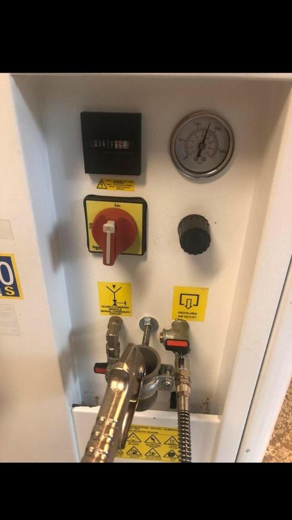Airpress compressor gedempt, Doe-het-zelf en Verbouw, Compressors, 6 tot 10 bar, Ophalen of Verzenden, Zo goed als nieuw, Olievrij