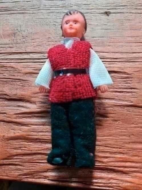 Ari popje 11 cm, Verzamelen, Poppen, Ophalen of Verzenden