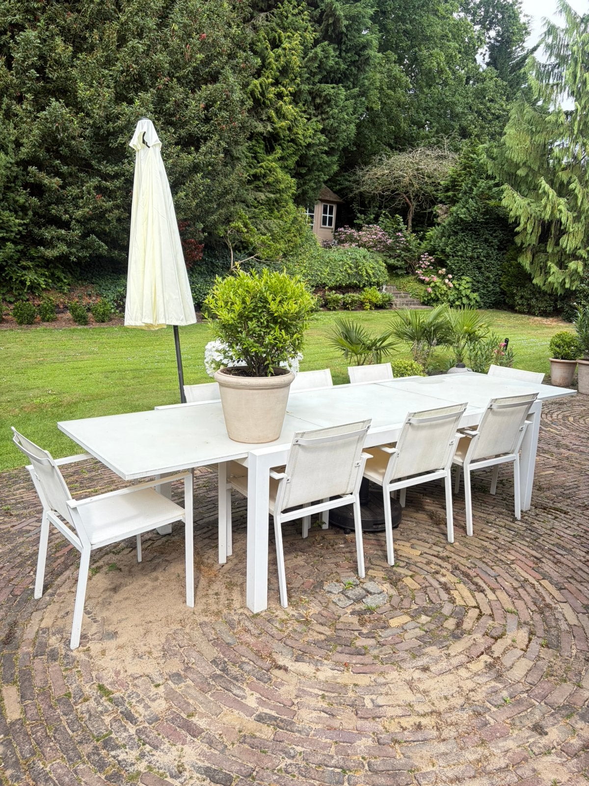 Tuintafel groot met 10 stoelen, Tuin en Terras, Ophalen, Zo goed als nieuw, Overige materialen