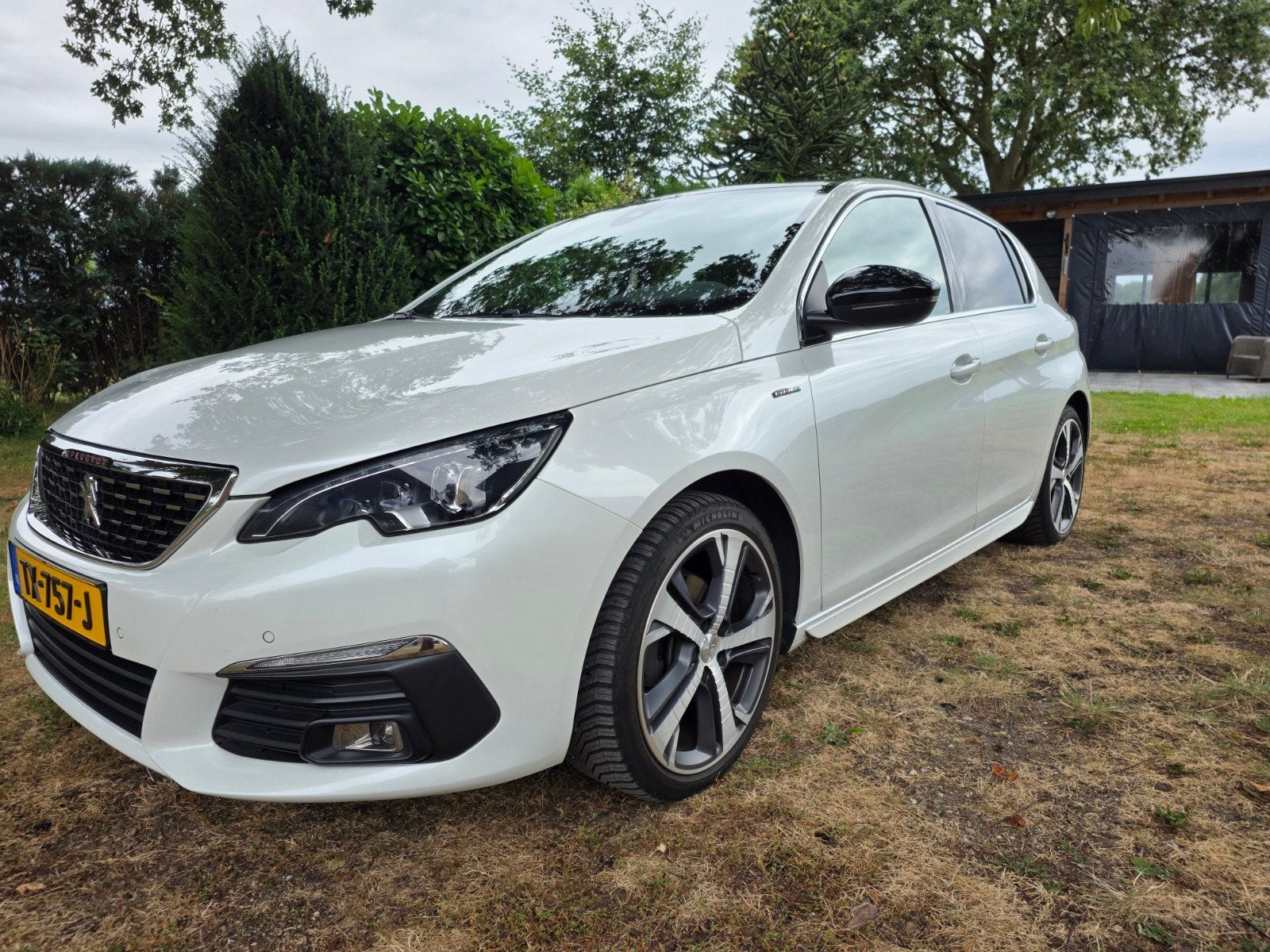 Peugeot 308 GT-line 1.2 E-thp 130pk 2018 Wit, Auto's, Voorwielaandrijving, Zwart, 1199 cc, 1064 kg