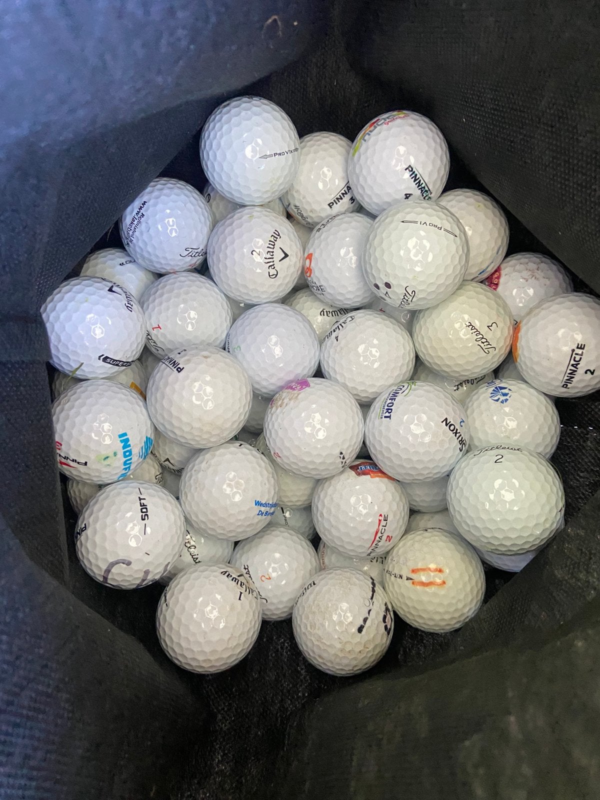 75 lake balls (merken zoals Titleist, Callaway, Taylormade), Sport en Fitness, Golf, Ophalen, Zo goed als nieuw, Bal(len), Callaway