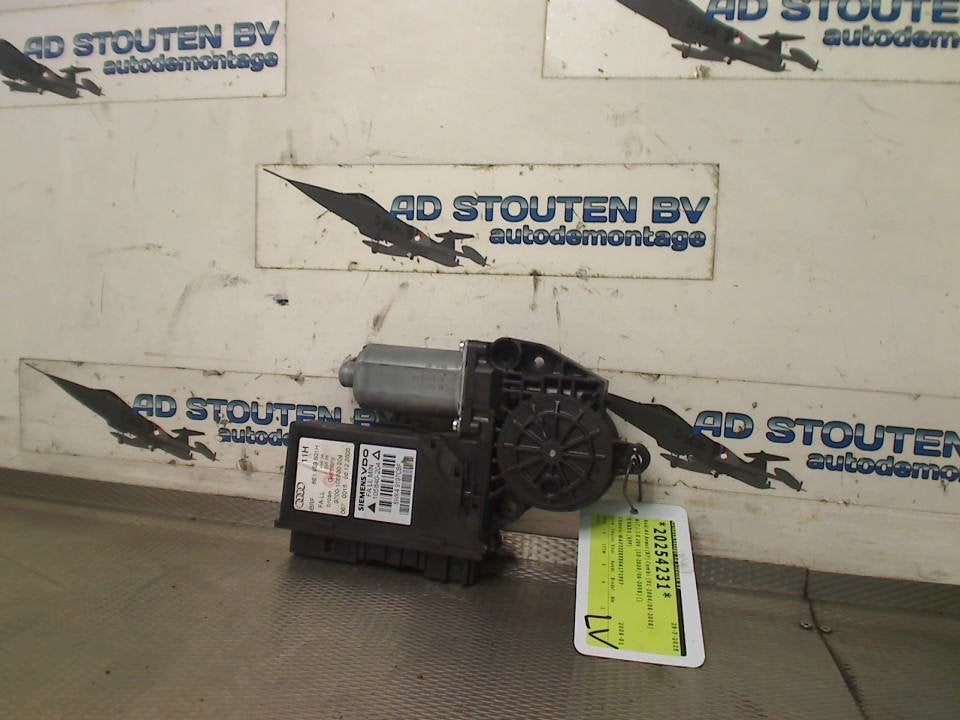 Motor Raammechaniek Links Voor Audi A4 Avant (B7) 8E1959801H, Gebruikt, Auto-Union-Straße  1, Ingolstadt 85057, , Duitsland, Info@audi.de
