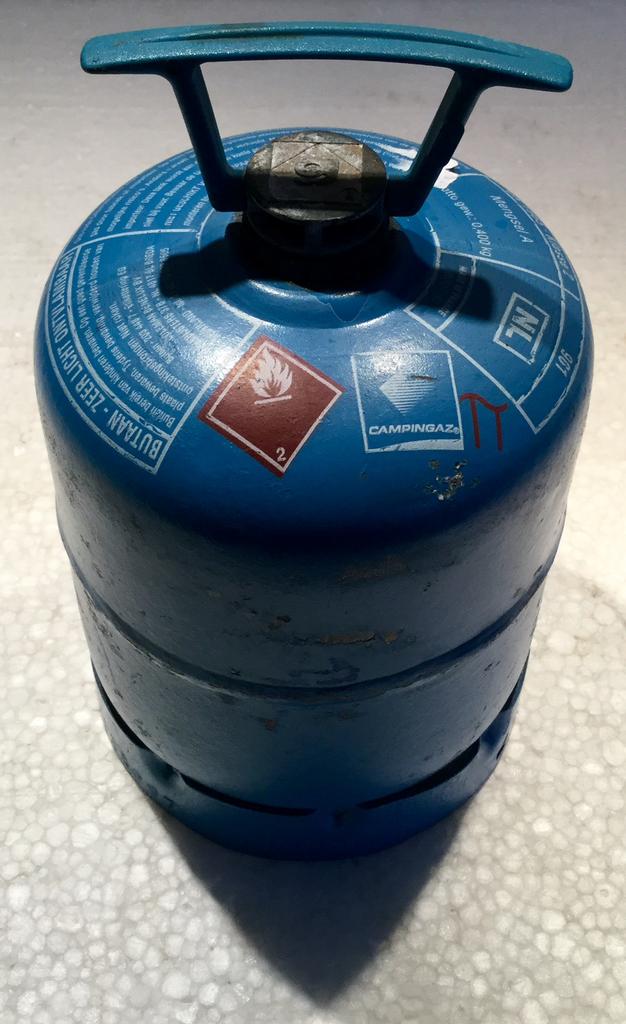 Campingaz / Campinggas fles 901 deels gevuld, Ophalen of Verzenden, Gebruikt