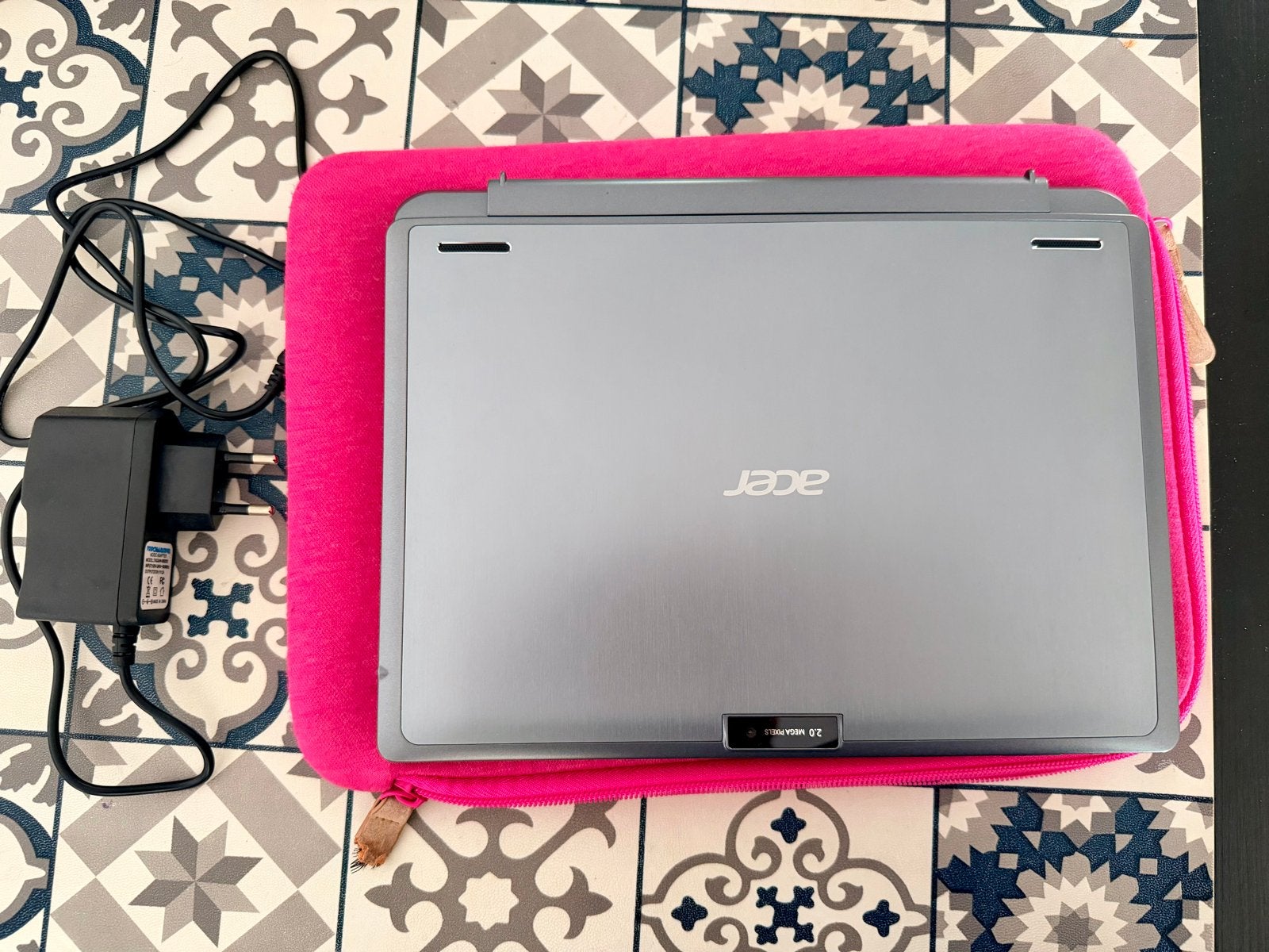 Acer One 10 - Nog prima werkende 2-in-1 laptop/tablet, Computers en Software, Ophalen, Gebruikt, Minder dan 2 Ghz, 10 inch of minder