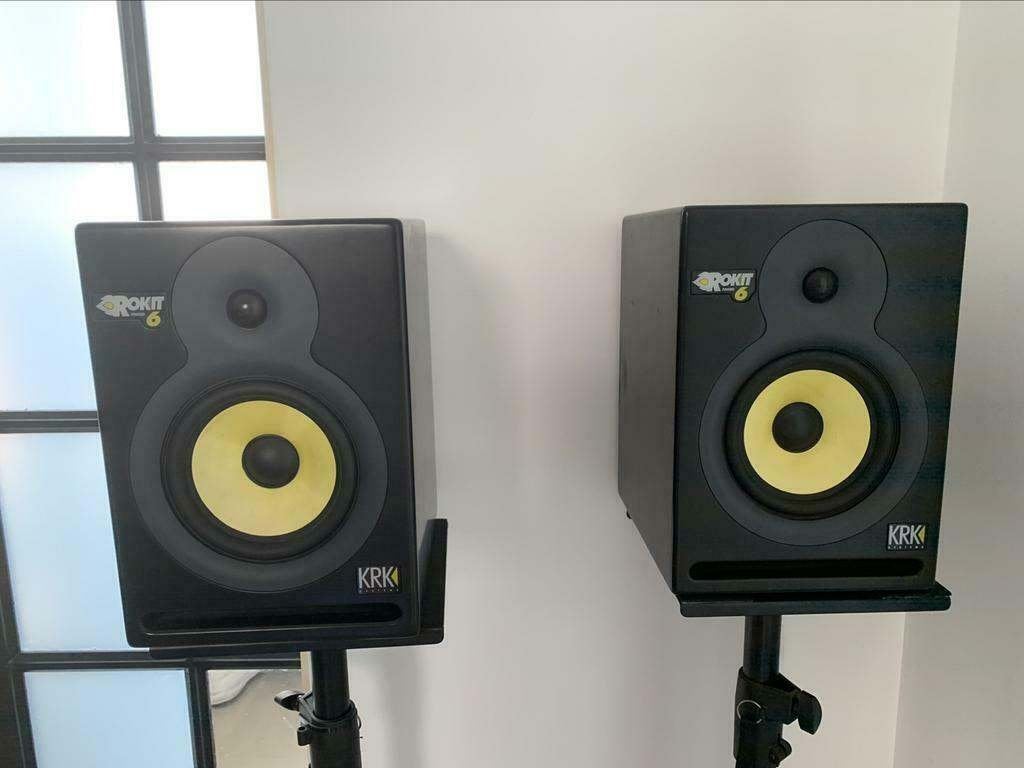 2 KRK Rokit RP6 Original KRK studiomonitoren monitors STANDS, Stereo speakers, 120 tot 150 watt, Inclusief kabels, Ophalen of Verzenden