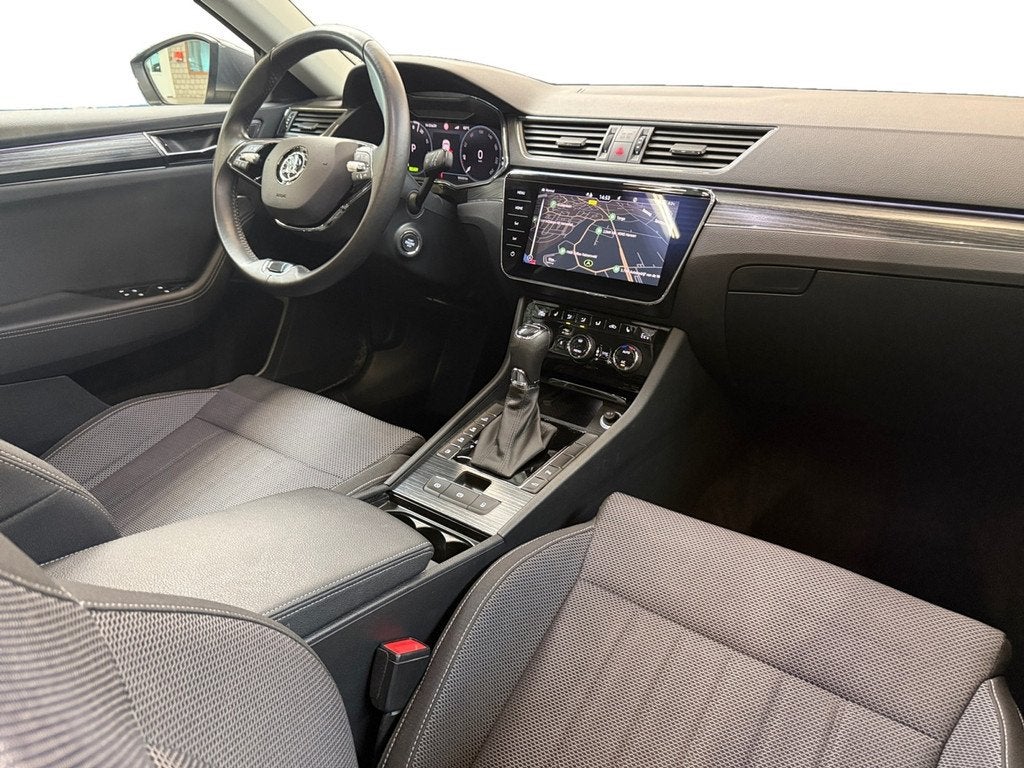 Skoda Superb Combi 1.4 TSI iV Style I Panoramadak I Navi I E, Auto's, Skoda, Gebruikt, Euro 6, 4 cilinders, 218 pk