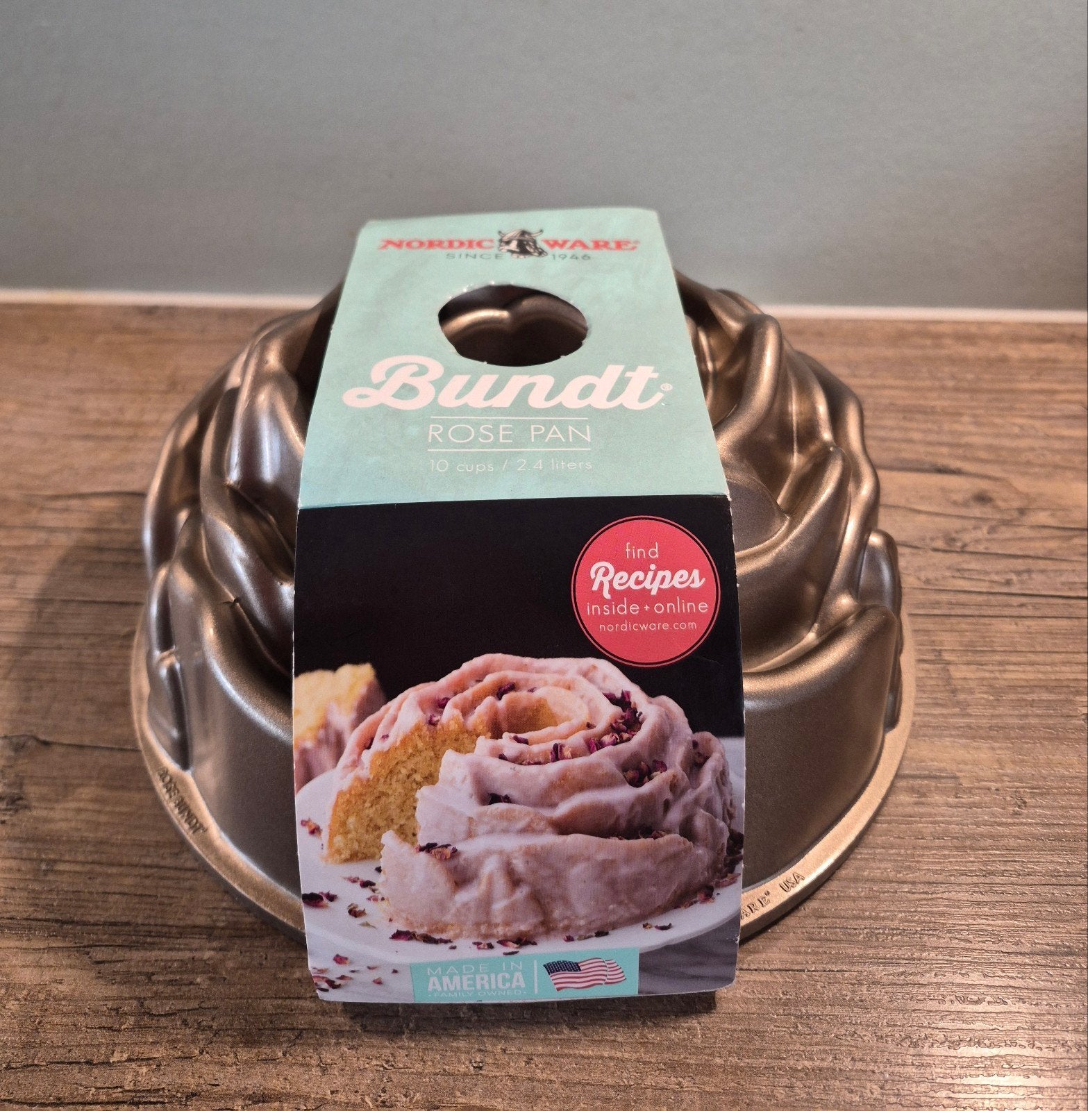 Nordic ware , Rose Bundt bakvorm, Ophalen of Verzenden, Nieuw, Taarten, Bakvorm