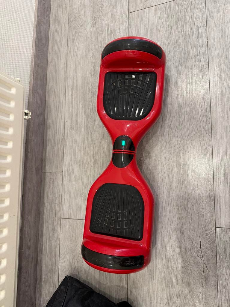 Rode Hoverboard  met oplader en hoes. - Zo goed ., Ophalen of Verzenden, Zo goed als nieuw