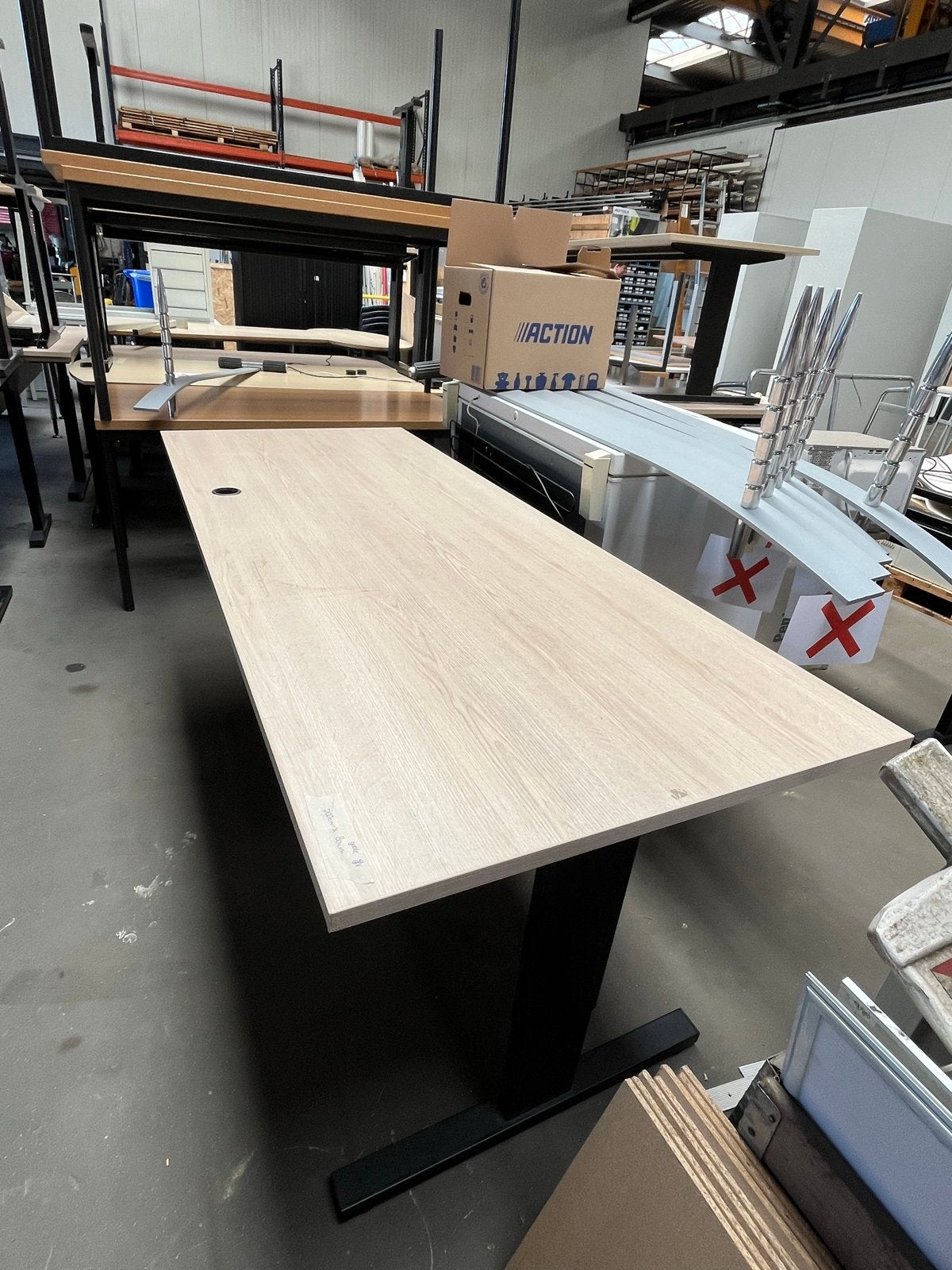 Mooi bureau 200x80cm - Meerdere stuks beschikbaar, Ophalen, Gebruikt