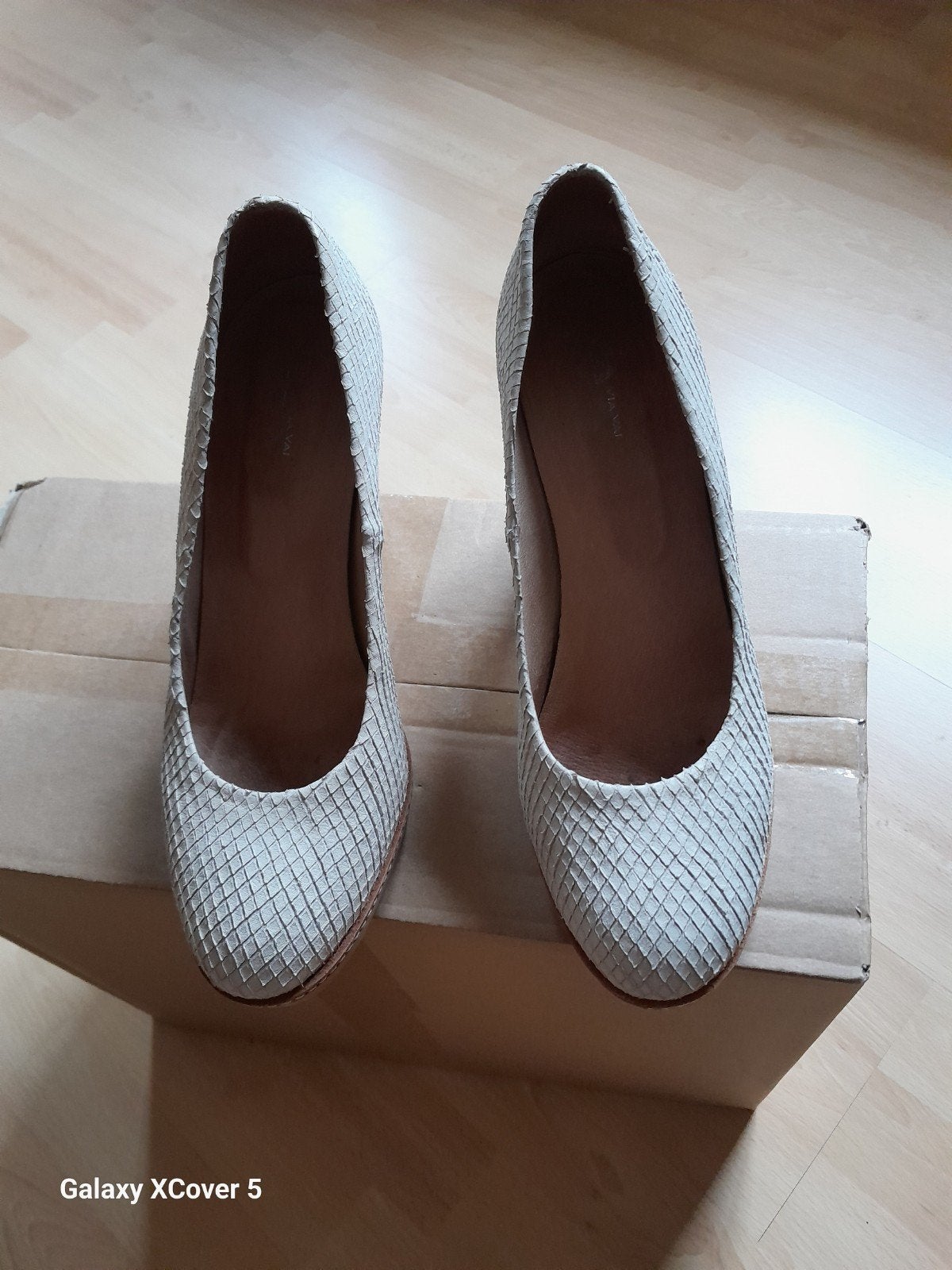 Creme pumps van Via Vai maat 39, Via Vai, Pumps, Verzenden, Zo goed als nieuw