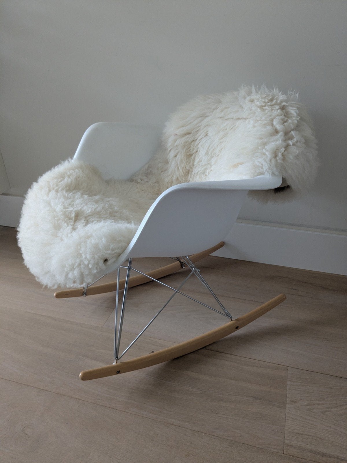 Schommelstoel Eames model, Ophalen, Zo goed als nieuw, 50 tot 75 cm