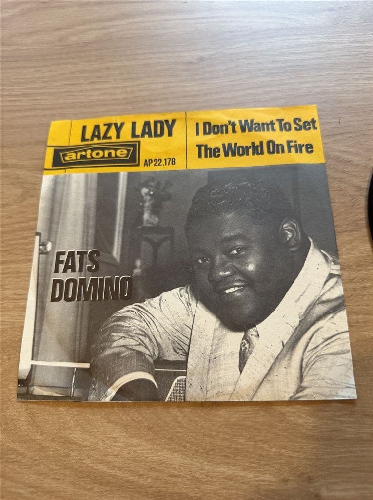 Fats Domino - Lazy Lady - I Don't Want To Set The World On, Ophalen of Verzenden, Zo goed als nieuw, Pop