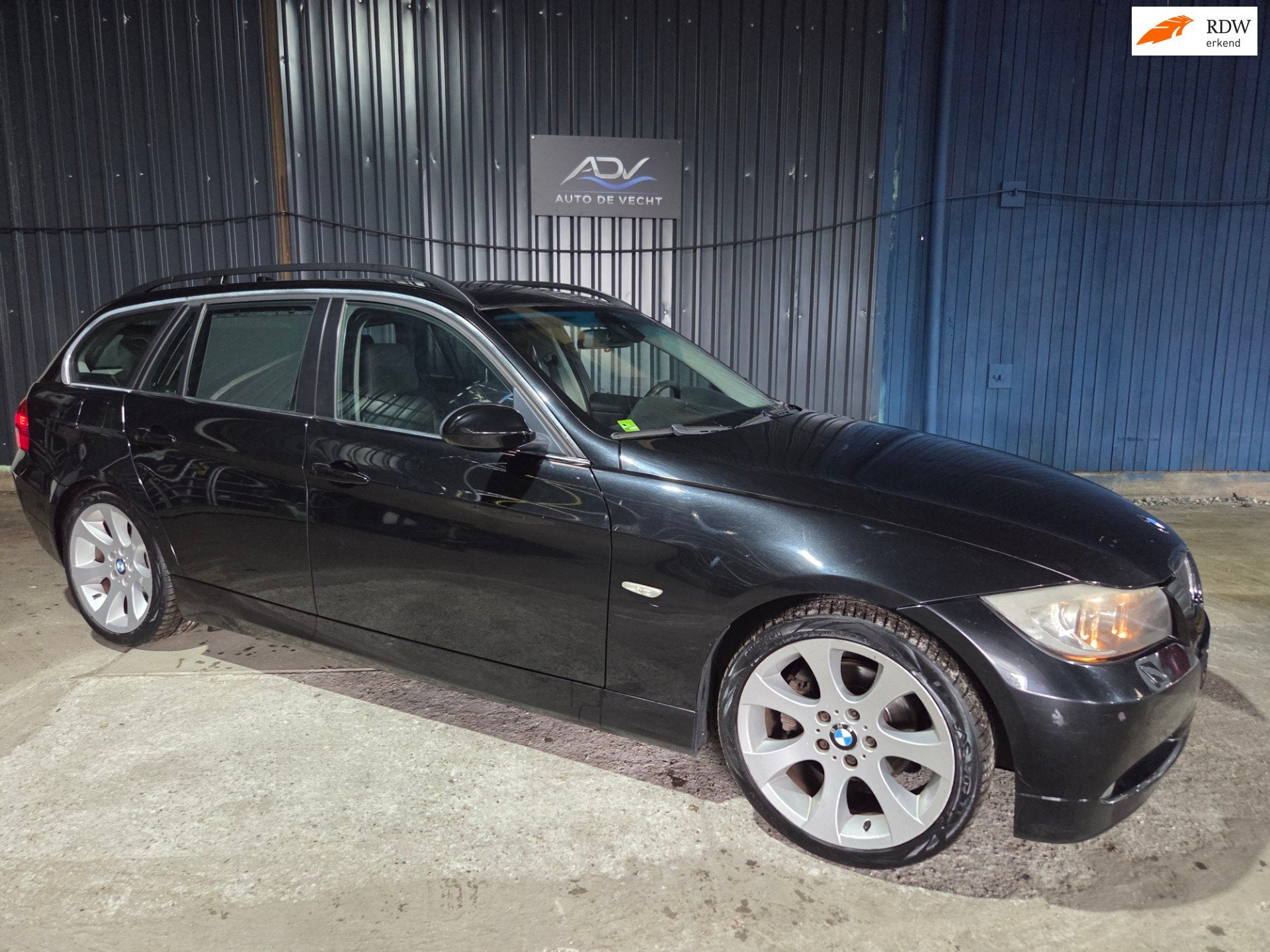 BMW 3-serie Touring 325i High Executive AUTOMAAT - DISTRIBUT, Automaat, Gebruikt, 2497 cc, Zwart