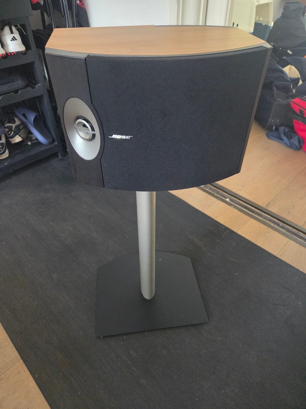 Bose 301v speakers (4x) met 4 standaards, Ophalen of Verzenden