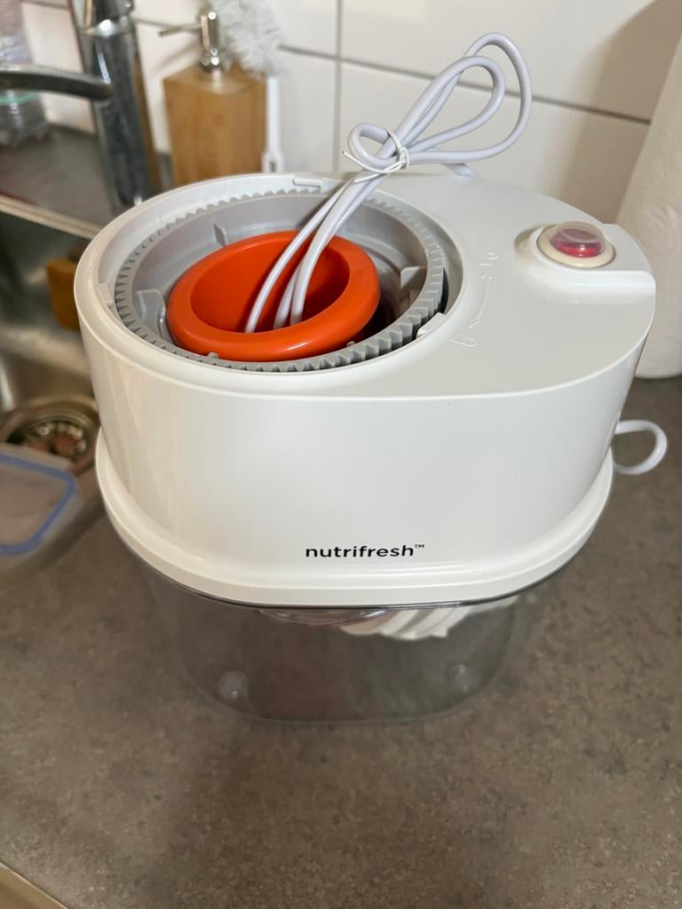 Nutrifresh Snijder - Groentesnijder, Ophalen, Zo goed als nieuw, Vaatwasserbestendig, Minder dan 1 liter
