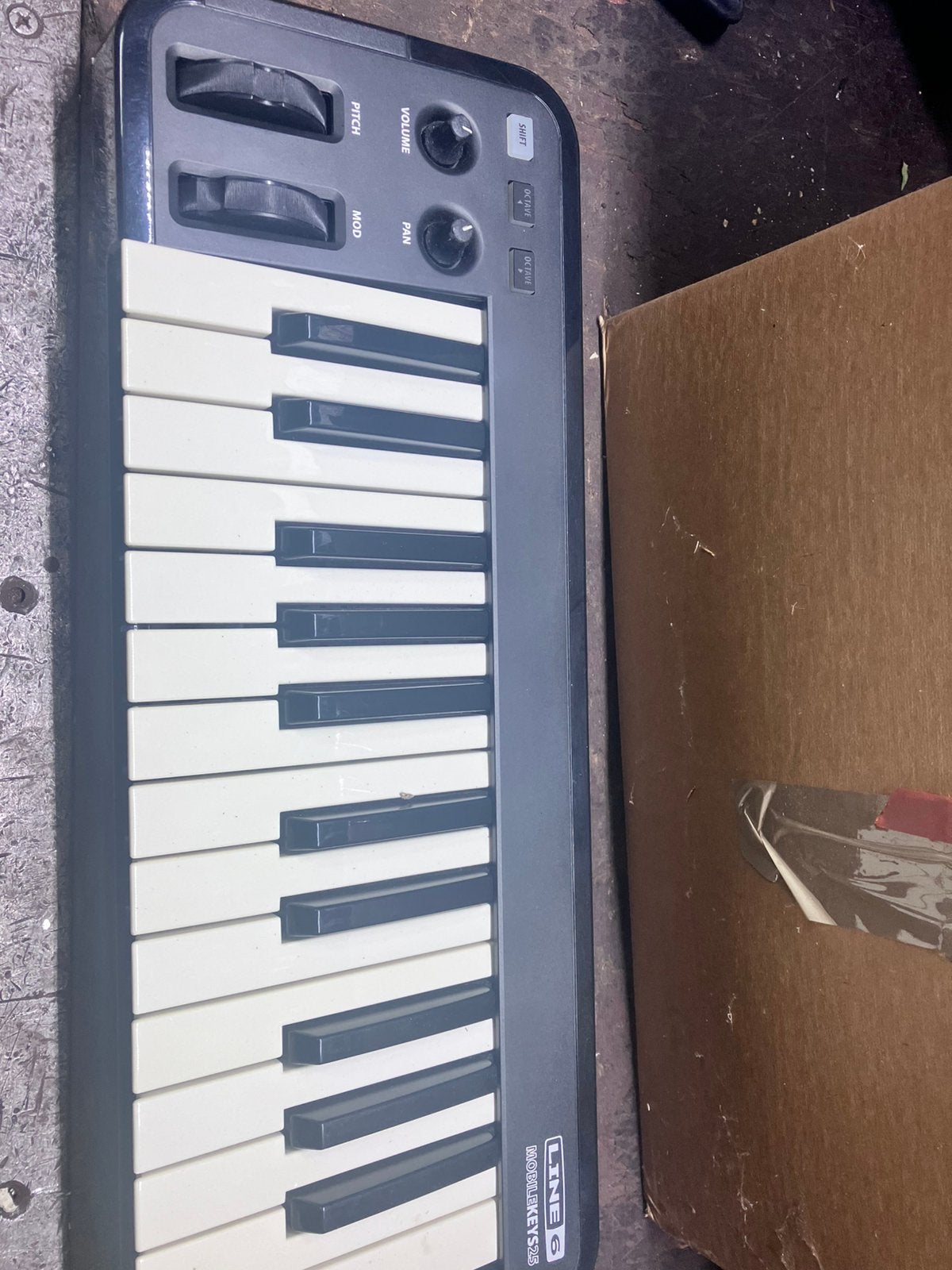 Line 6 Mobilekeys 25, Ophalen, Zo goed als nieuw