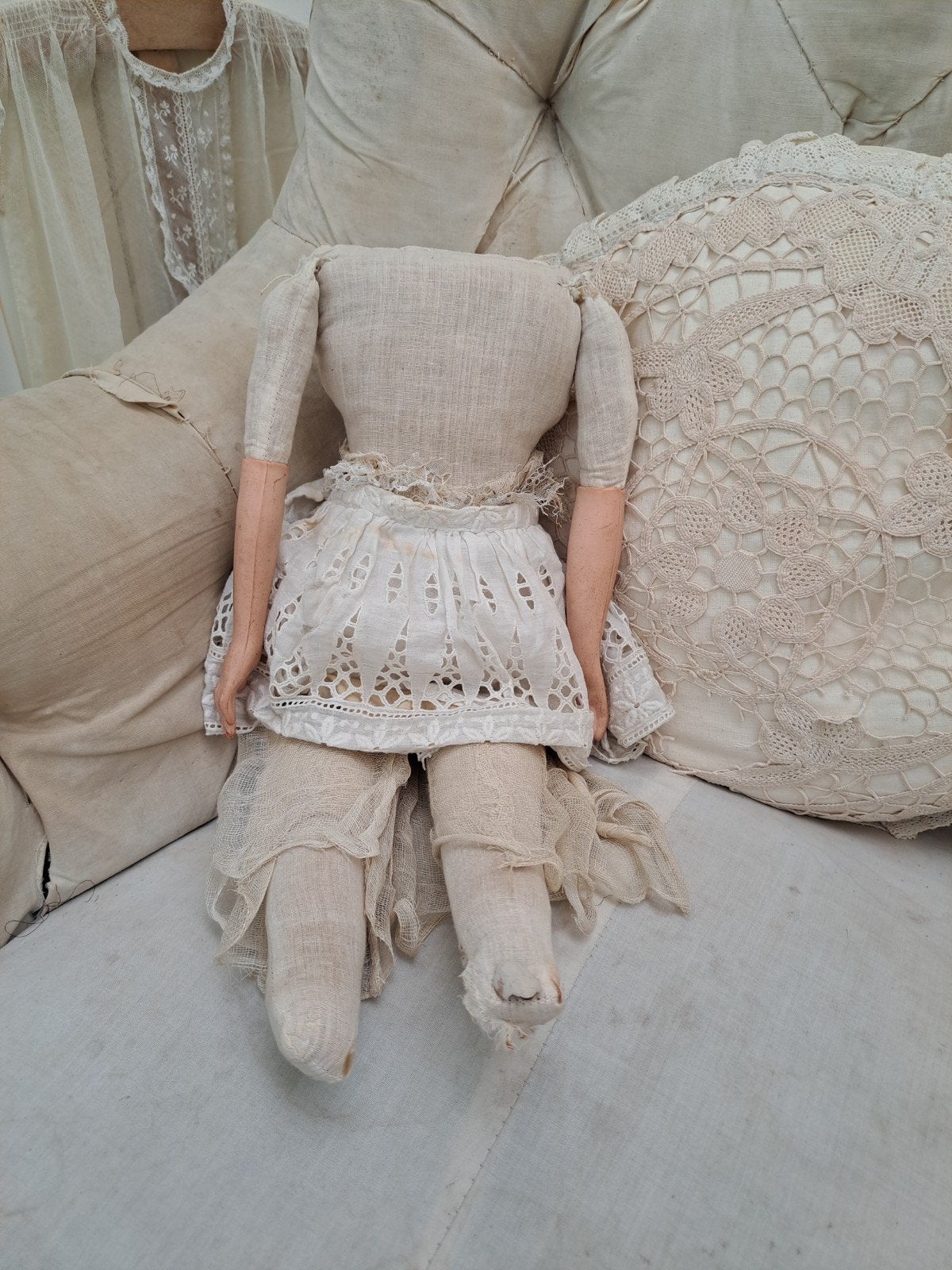Antieke lappenpop - 45 cm lang, Verzamelen, Ophalen of Verzenden, Gebruikt, Pop