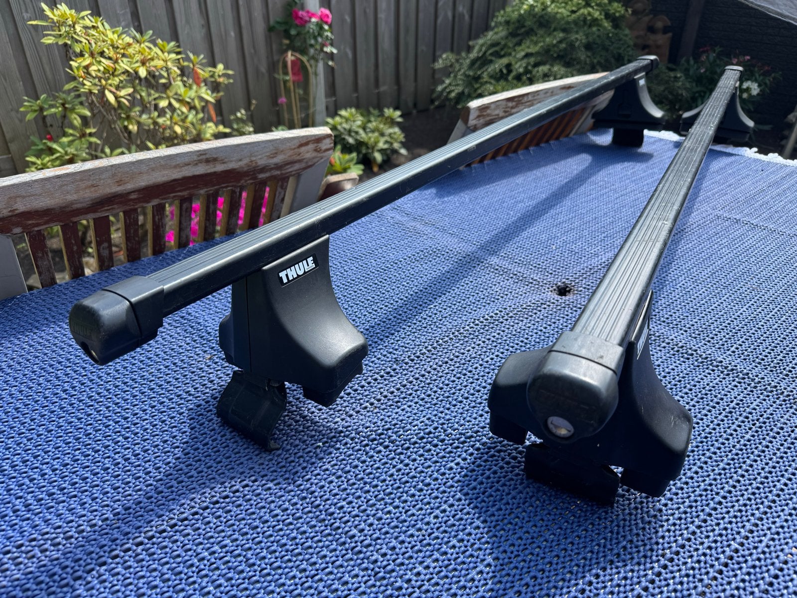 Thule dakdragers - VW golf type 5 met sloten, Ophalen of Verzenden, Gebruikt