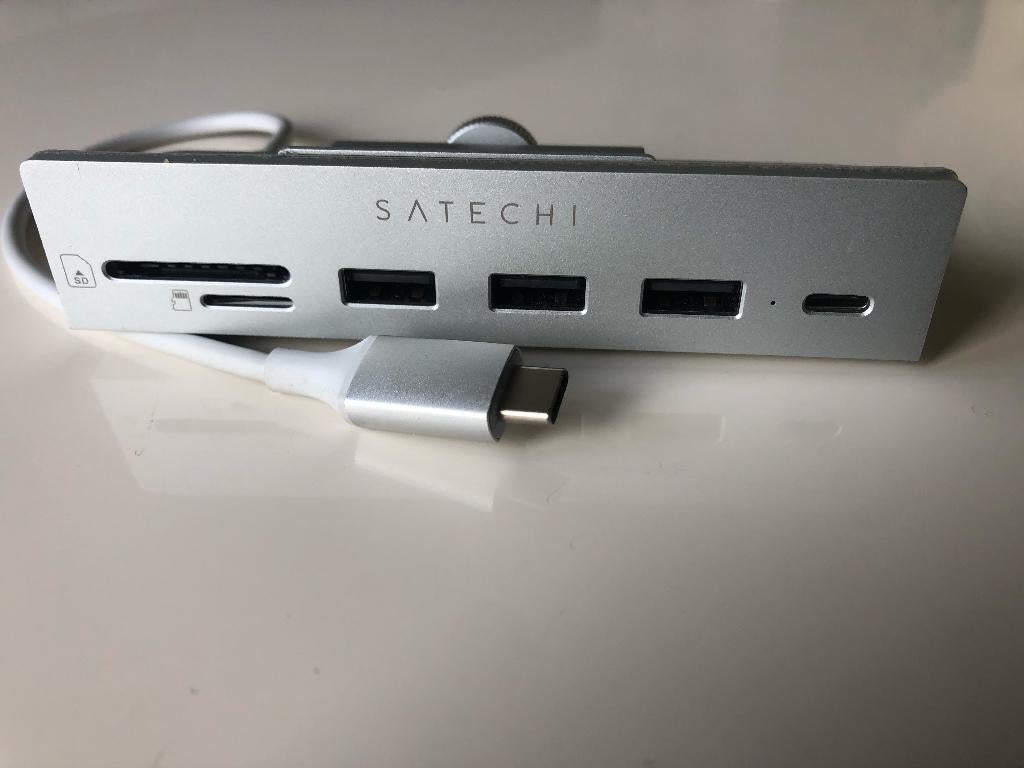 Satechi USB-C Clamp Hub voor 24 inch iMac - zilver, Computers en Software, Dockingstations, Ophalen, Zo goed als nieuw, USB-hub