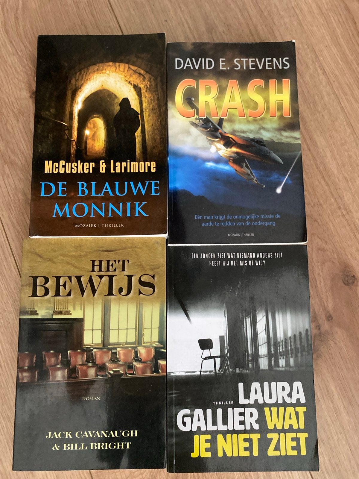 Thriller & Roman Boekenpakket: 4 Spannende Titels, Boeken, Ophalen of Verzenden, Gelezen, Nederland
