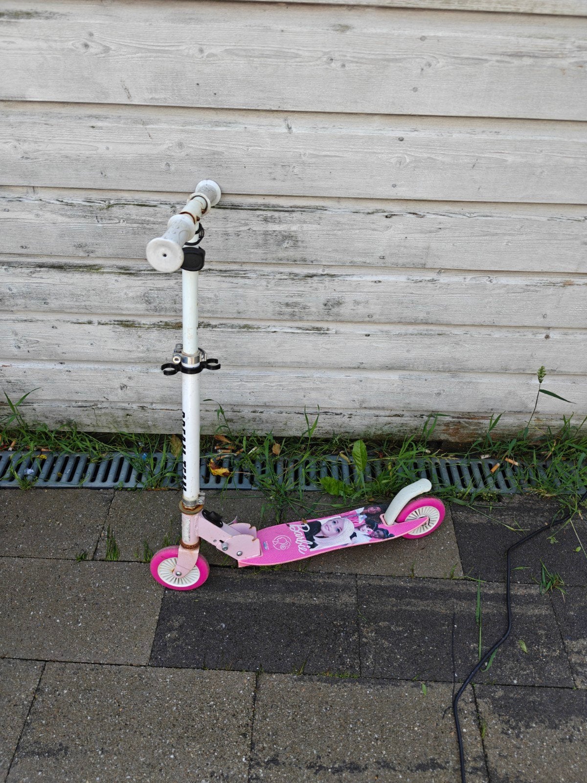 Barbie kinderstep - Gebruikt, roze/wit, 2 wielen, Ophalen of Verzenden, Gebruikt, Gewone step, Barbie
