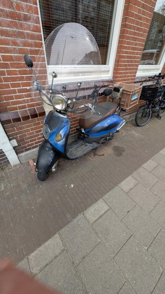 Edwards snor scooter  ( rijdt of 25 of 50), Fietsen en Brommers, Brommeronderdelen | Scooters, Ophalen, Gebruikt, Overige typen