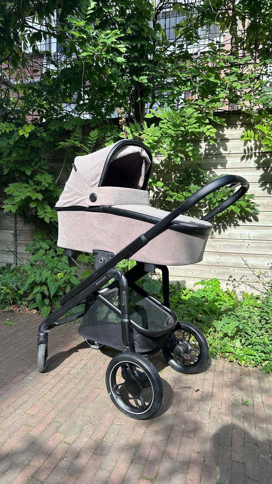 Maxi-Cosi Plaza Plus Truffle + meerijdzitje en adapters, Kinderen en Baby's, Ophalen, Gebruikt, Combiwagen, Met reiswieg