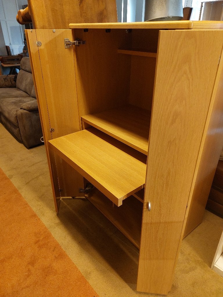 hele nette computerkast ( 500929), Ophalen, Zo goed als nieuw, 70 tot 120 cm