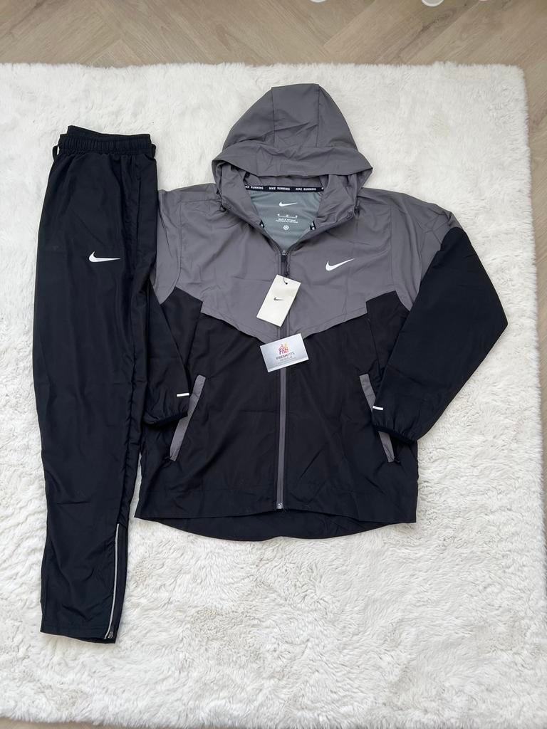 Nike Miller hardloopset - Windrunner jack en broek, Kleding | Heren, Sportkleding, Nieuw, Wandelen of Outdoor, Maat 52/54 (L)