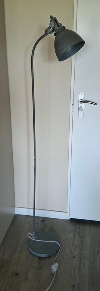 Staande lamp, 3 wandlampen,  1 wandspotje, Huis en Inrichting, Lampen | Vloerlampen, Ophalen, 150 tot 200 cm