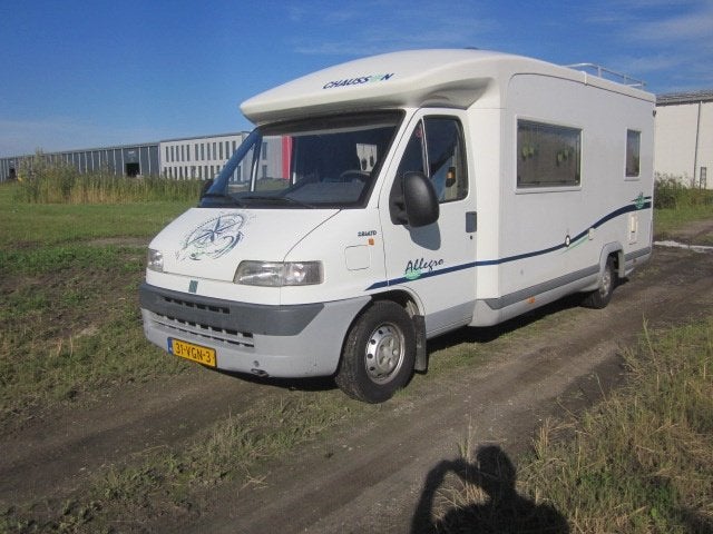 Fiat Ducato camper met Chausson opbouw. APK tot 04-05-2027!, Caravans en Kamperen, Ringverwarming, Fiat, Brandblusser, L-zit